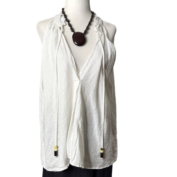 Elegant White Halter Top - Picture 1 of 8